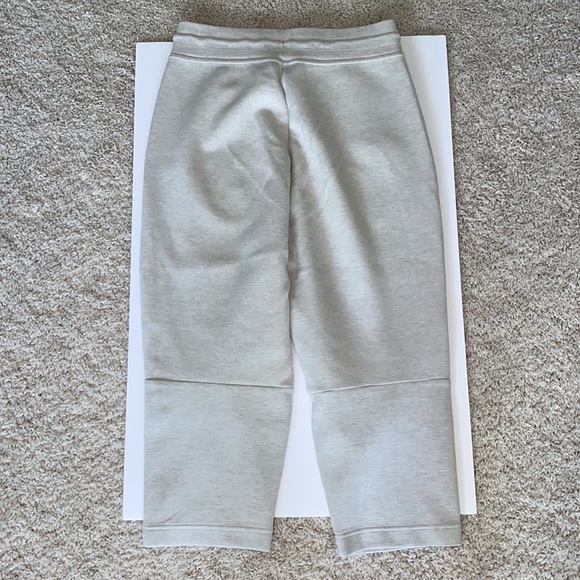 Nike Sportswear Cropped Sweatpants - Picture 2 of 8